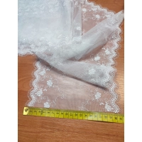 Delikatna koronka tiulowa haftowana w drobne kwiatuszki -  szerokość 21cm